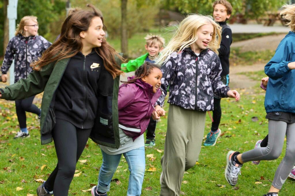 Børn deltager i motionsløb
